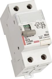 63A、80A の 100A 2P の残りの現在の安全な遮断器 6KA 電気 IEC60898-1