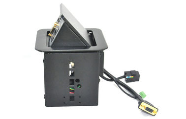 黒い卓上の結合箱によっては、ソケット RJ45 のパワー アウトレットが現れます